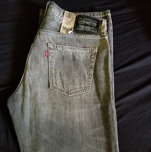Levi's